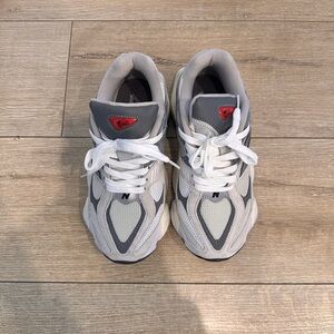New Balance 9060 White and Gray Sneakers Size 6